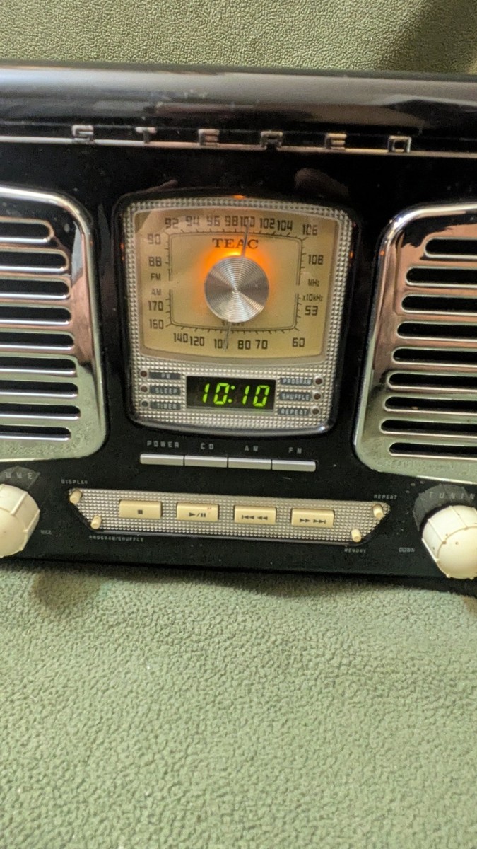 Vintage Radio- Black TEAC SL-D80-B Deluxe AM/FM Stereo Radio. CD
