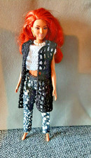 Barbie  Kleidungs-Set . Hose, Pulli, Kette, Weste.... Handarbeit - ohne Puppe