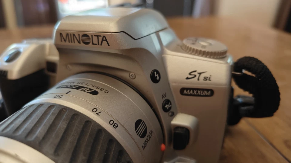 Винтажный фотоаппарат Minolta ST Si Осака Япония Малайзия фотоснимок 35 мм - Изображение 3 из 4