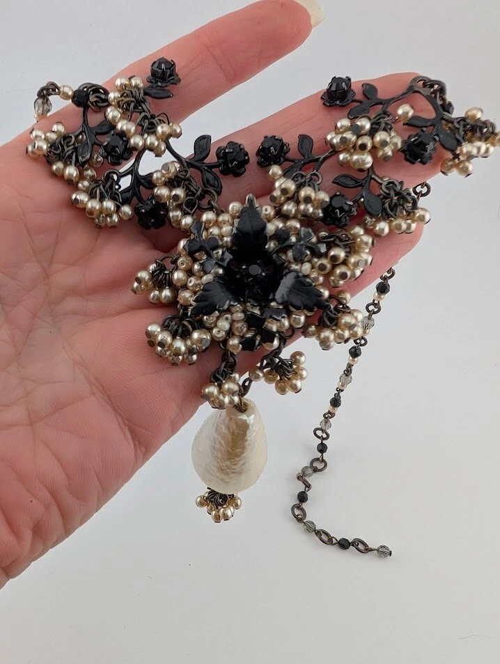 ERICKSON BEAMON vtg Necklace Faux Pearl Black Enamel Flower Bib Choker B5 - Image 4 of 4