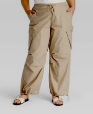 Universal Thread Women s Tan Straight Leg Cargo Pants NWT Medium