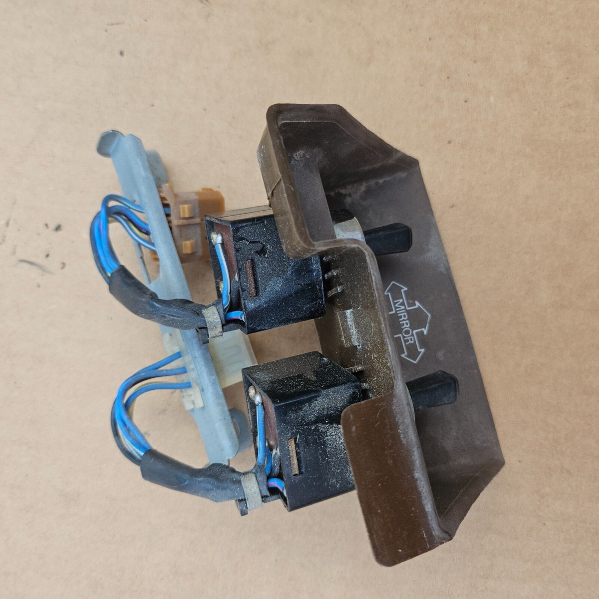 任天堂 - てる DATSUN 280ZX FLOOR CONSOLE POWER MIRROR SWITCHES/BEZEL BROWN