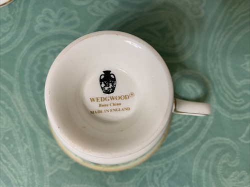 Set of 3 Wedgwood Ivory Agincourt Fine Bone China Teacups & Saucer GUC - Picture 9 of 9