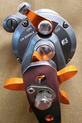 Near Mint Okuma Cold Water CW 203DLX Fishing Reel 5.1:1 Gray/Orange 