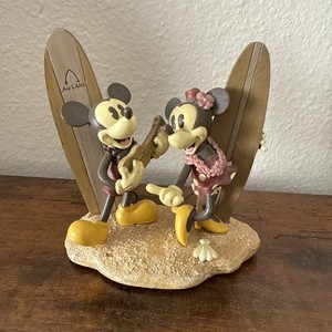 Mickey and Minnie Beach Figures Aulani Disney Mint Condition