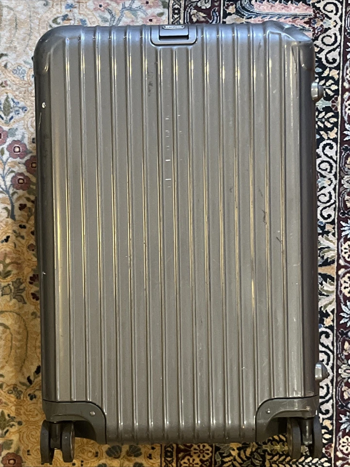 RIMOWA: Essential Check-In L Suitcase, Size Large Gloss Gray Salsa Deluxe W/Dent - Image 3 of 4