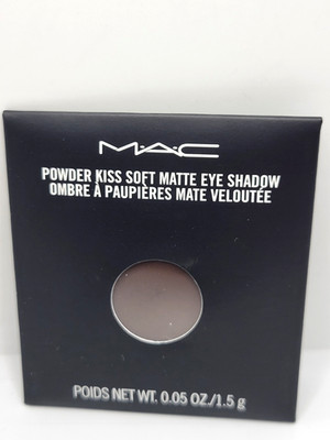 MAC POWDER KISS SOFT MATTE EYE SHADOW GIVE A GLAM