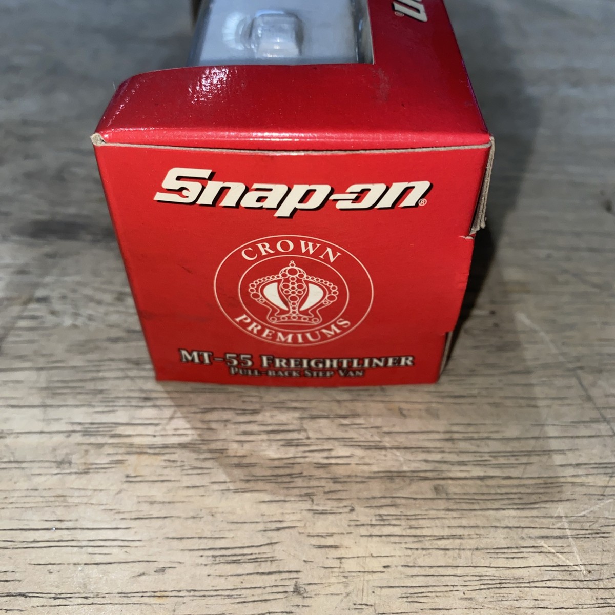1/64 Snap-On Crown Premiums Collection MT-55 Freightliner Pull