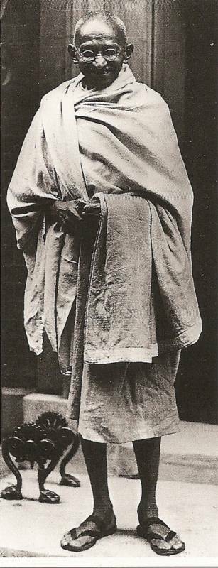 Mahatma GANDHI at #10 Downing NEW Vintage photo post