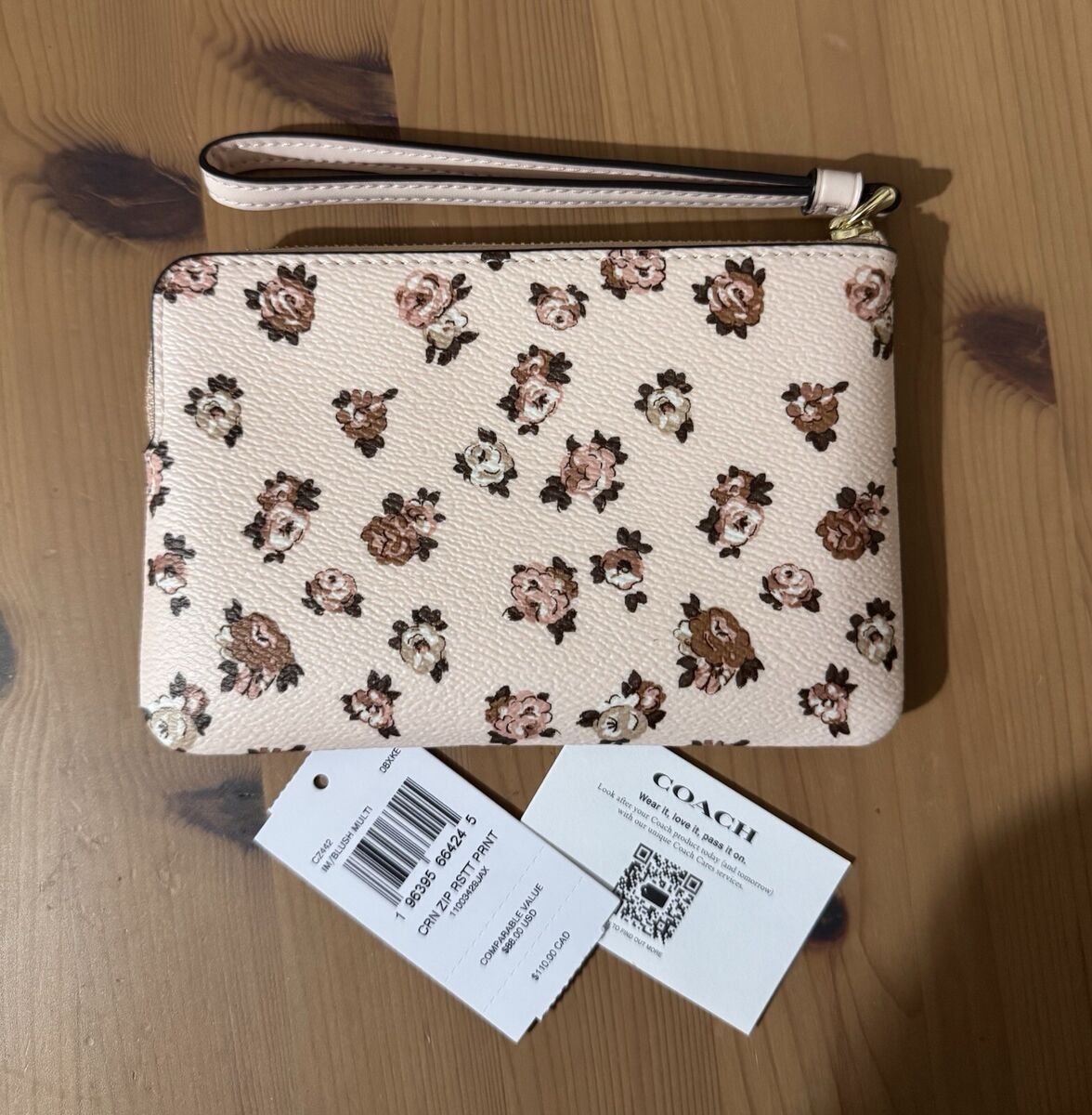 NWT COACH Corner Zip Wristlet Clutch Bag Rosette Print Blush NWT COACH Corner Zip Wristlet Clutch Bag Rosette Print Blush
