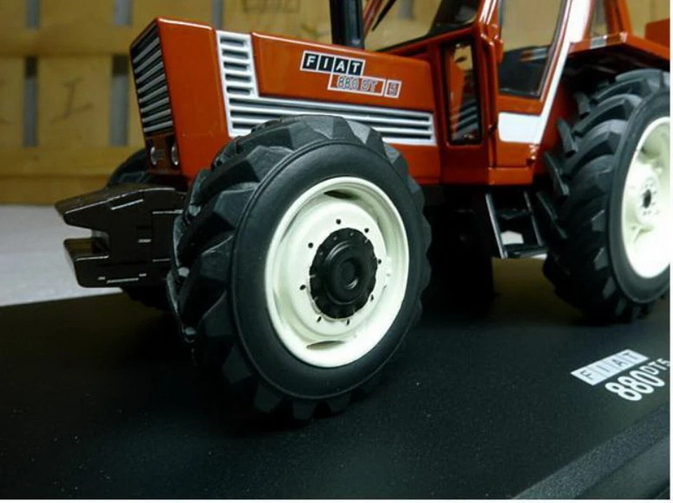 Replicagri 1/32 Scale FIAT 880 DT5 Tractor Diecast Model Toy Collection REP073 - Image 4 of 4