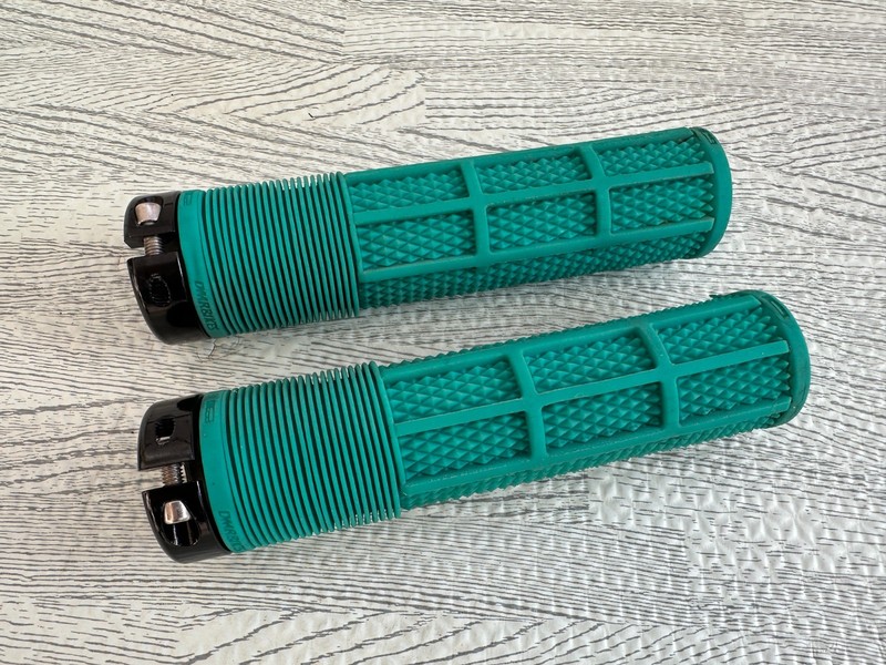 DMR Death Grip Mountain bike Grips Lock-On Flangeless Pair Green