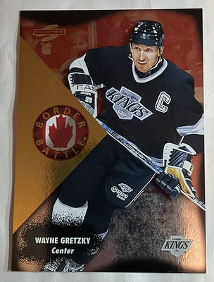 1995 Score - Pinnacle Brand - Border Battle Wayne Gretzky - Card 2 of 15