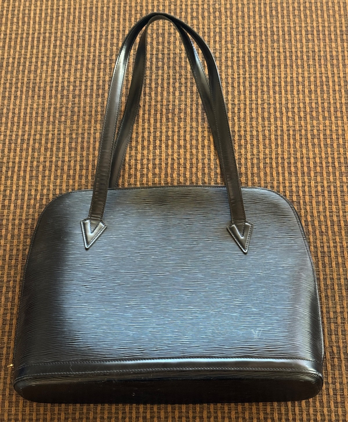 Louis Vuitton LV Epi Leather  Black Tote Bag   Made in France Authentic