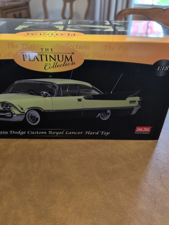 Sun Star Platinum Collection 1959 Dodge Custom Royal Lancer Convertible 1:18 - Image 4 of 4