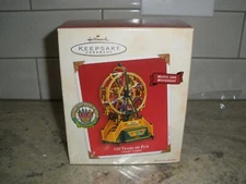 HALLMARK CRAYOLA 100 YEARS OF FUN WORKS IN BOX 2003 (SU62)