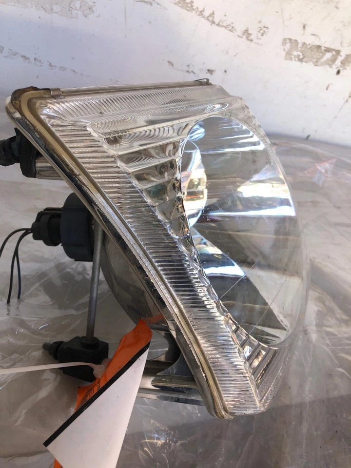 Faro delantero Ford Explorer Sport 2001 lado derecho del pasajero Foto 2 de 4