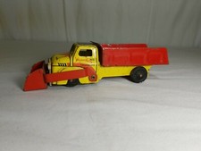 Vintage Wyandotte Trucking Pressed Steel Toy Dump Truck With Scoop Yellow Red