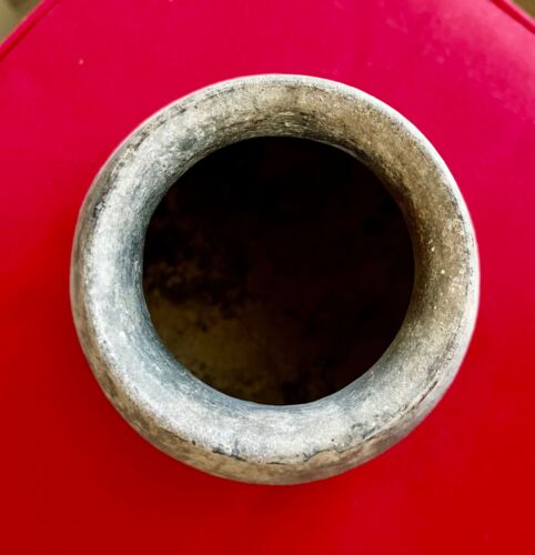 Ancient Vietnamese jar bought from the archieologist who unearthed it in Vietnam - Picture 4 of 5
