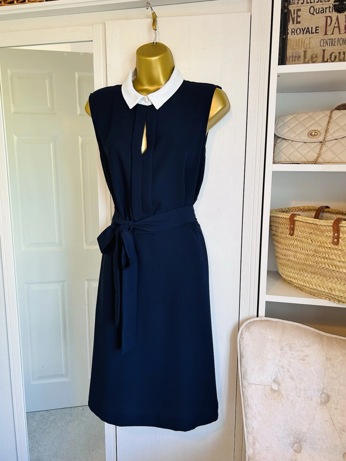 Hobbs Navy White Collar Sleeveless Belted Shirt Dress Pockets Size UK 16
Opens in a new window or ta
