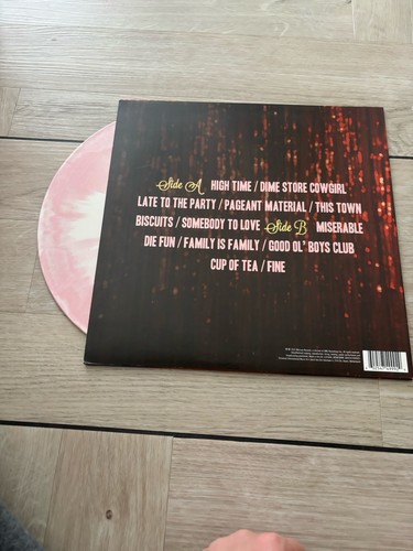 Kacey Musgraves Pageant Material Pink Vinyl Excellent Condition - Picture 2 of 2