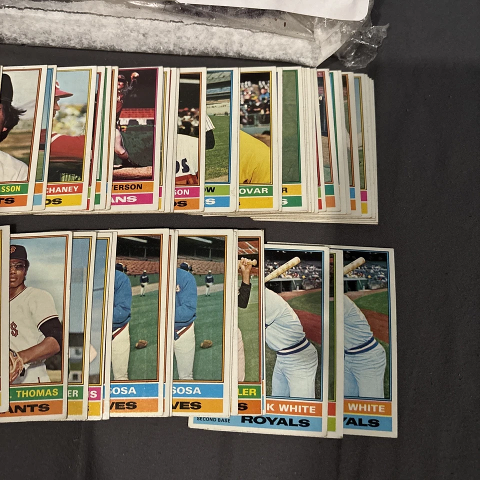 Лоты бейсбольных карточек 1975-79 Topps 100 шт. без дупсов очень хорошее состояние+ .h25 - Изображение 3 из 4