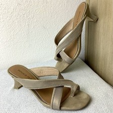 Donald Pliner Size 7 Kiss Heeled Sandal Heels Metallic Toe Loop Bronze Party