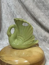 1950's Rosemeade Dakota Pottery Green Swan Planter In Great Condition