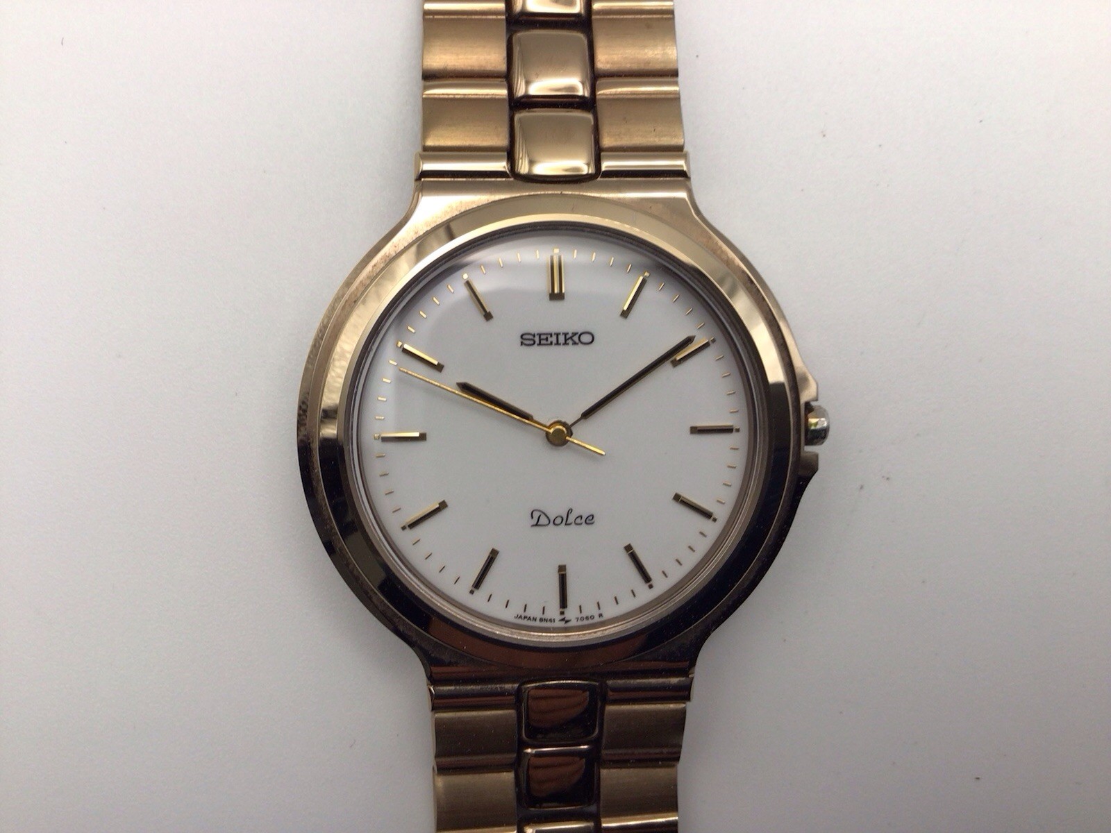 Vintage Quartz 8N41-7020 Watch working DOLCE New SEIKO is battery Used - VintageWatches.PK Vintage Quartz 8N41-7020 Watch working DOLCE New SEIKO is battery Used - vintagewatches.pk