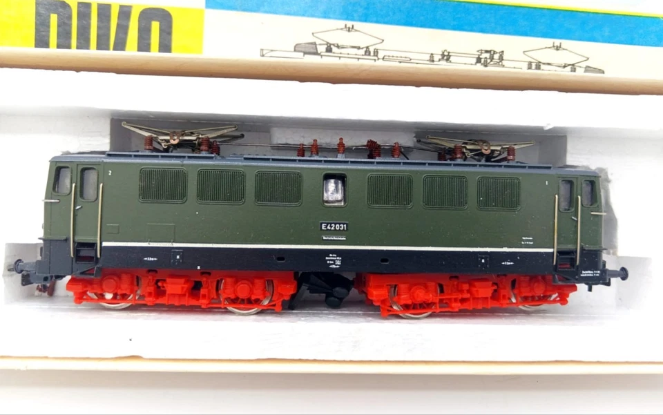 Elektrolokomotive E42 der DR  Piko HO DDR Modelleisenbahn