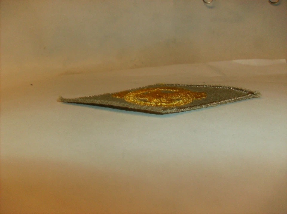 100% Original WWII USGI Ruptured Duck Honorable Discharge Patch Tan Color NOS - Image 3 of 3