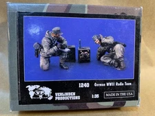GERMAN WWII RADIO TEAM (2 Figures) - Verlinden #1240