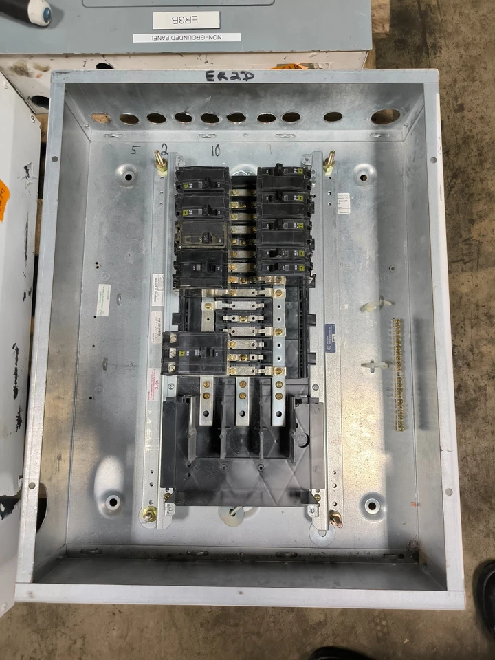 Square D NQOD424M100CU NQOD Panelboard 120 208Y 240 VAC 3 PH 3/4 Wire 27 Space - Image 2 of 4