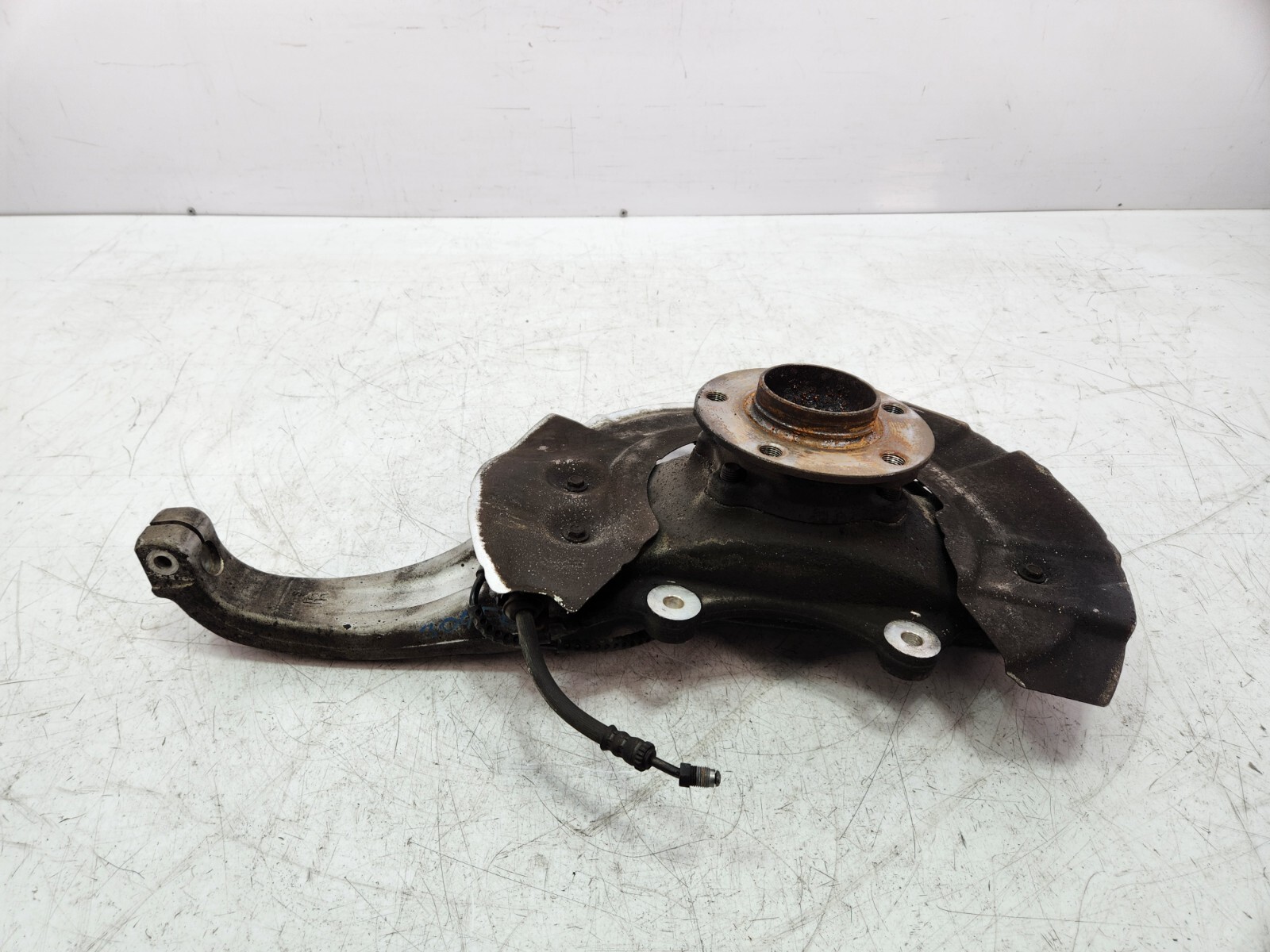 ✅10-14 OEM Rolls-Royce Ghost RR4 Front Right Passenger Spindle Knuckle Wheel Hub