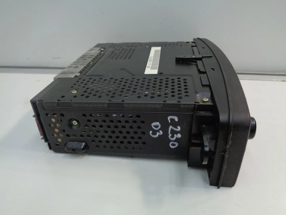 Reproductor de radio de audio FM/AM 2002-2004 Mercedes C230 W203 A2038202486 OEM AK91174 Foto 4 de 4