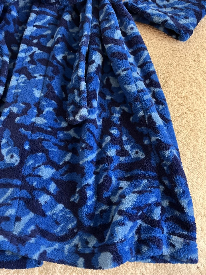 Bata de dormir de vellón manga larga camuflaje azul Calvin Klein para niños 7-8 Foto 4 de 4