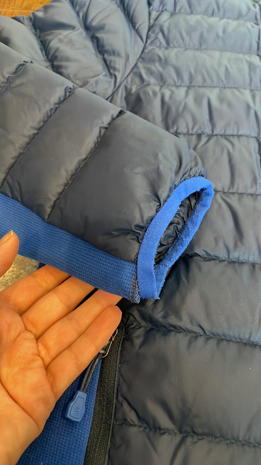 Mountain hardwear down jacket Small - image 4