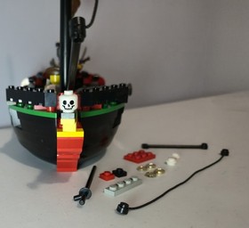 LEGO 6250 Cross Bone Clipper - 99% Complete Authentic Pcs. Very Clean! 