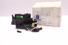 Original MERCEDES-BENZ C-klasse W202 T&uuml;rschloss vorne links A2027204535