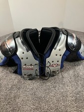 Riddell EVOLUTION Adult Sized Football Shoulder Pads Small 34 -36 /16 -17