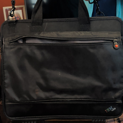 IBM ThinkPad Shoulder/Messenger Bag 15in Nylon Padded Laptop Case Black