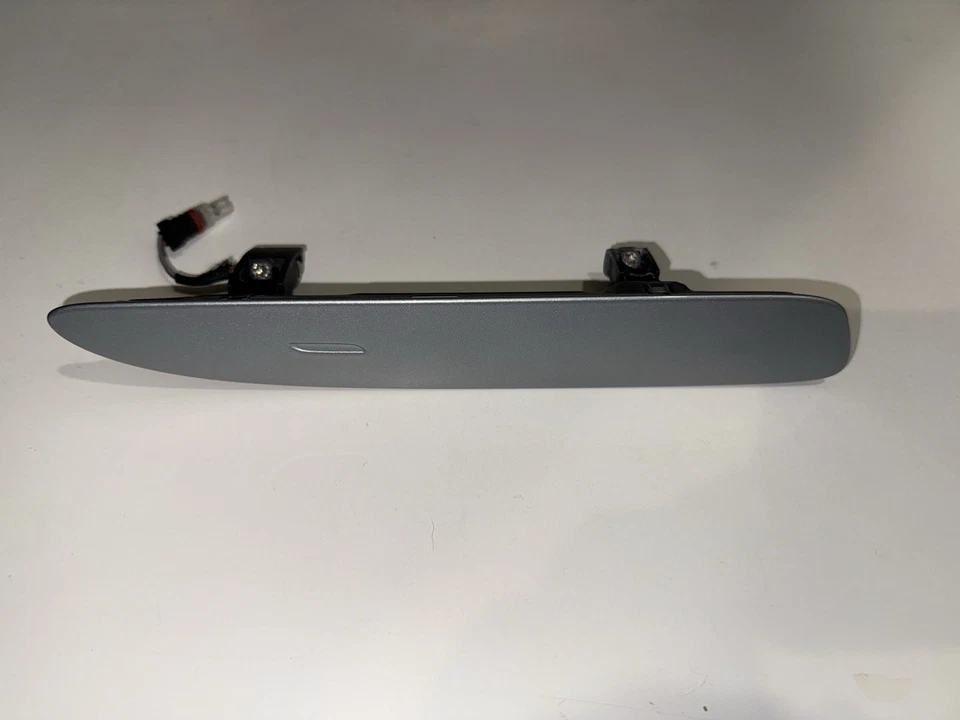 Manija de puerta exterior delantera derecha Porsche Taylor 2020-2024 9J1837206D M7P plateada Foto 2 de 4