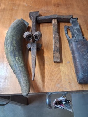 ANTIQUE TOOLS, SICKLE AND SCYTHE SHARPENING TOOLS - ANVIL, HAMMER, HORN HOLSTER