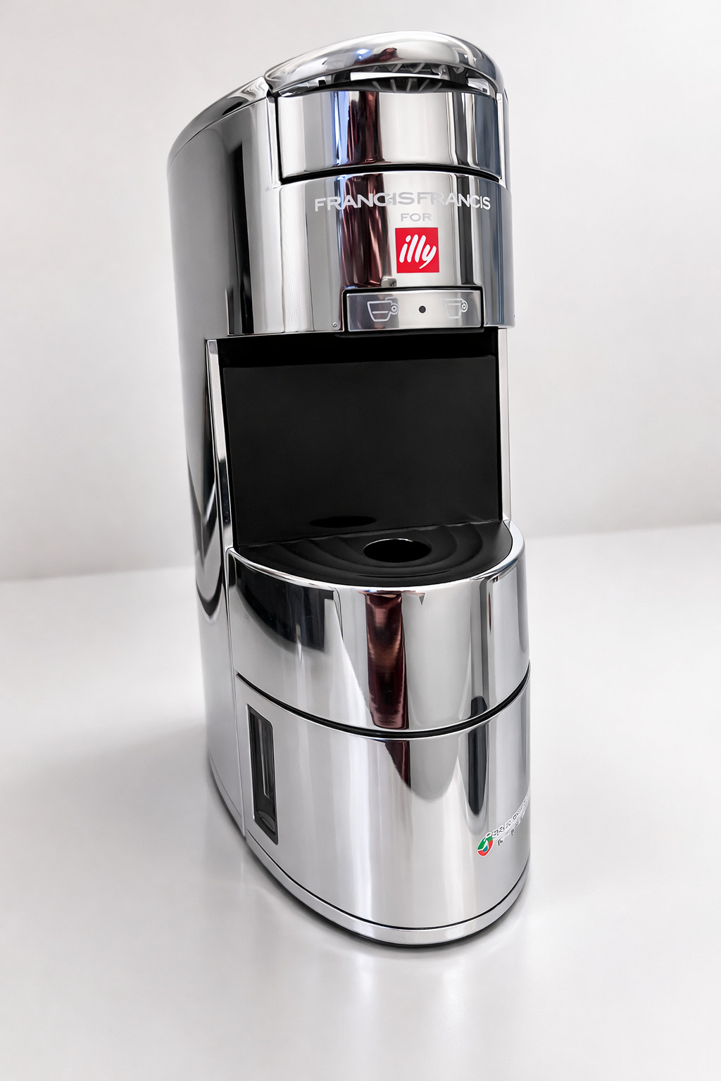 llly Francis Francis Espresso Machine + 8 Cans of Illy Coffee Capsules