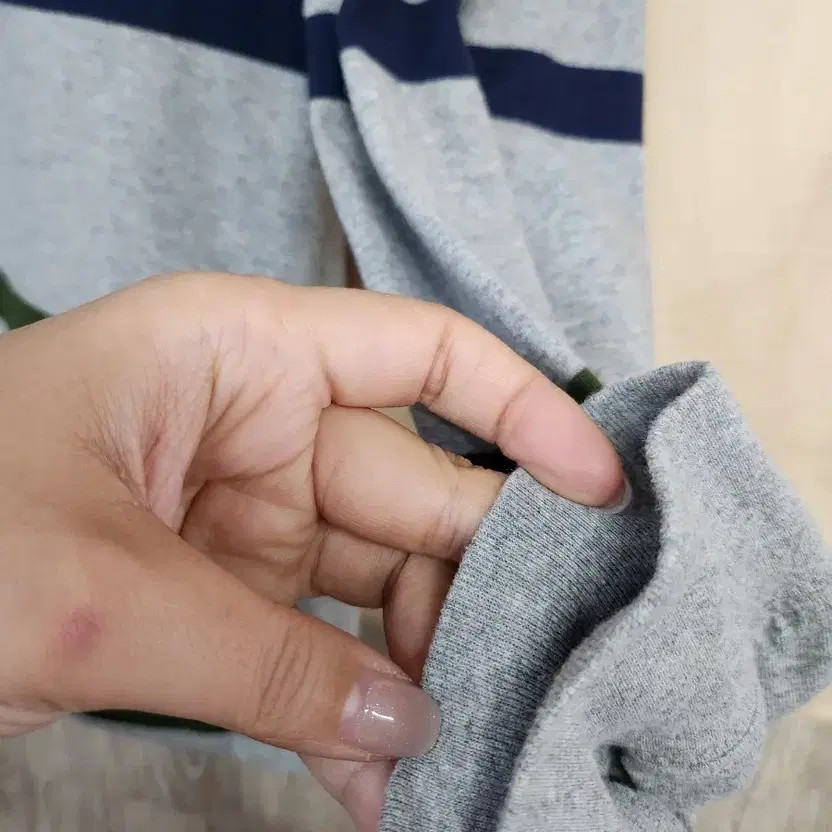 Tommy Hilfiger Gray Long Sleeve Stripe T-Shirt XL thumbnail 7