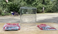 VINTAGE COLEMAN PROPANE LANTERN GLOBE AND 2 MANTLES