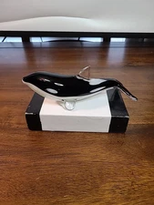 Dynasty Gallery 7" Long Black & White Whale Art Glass Figurine Glow In The Dark