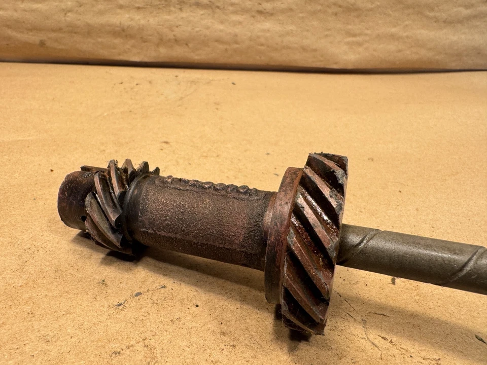 Distribuidor de bomba de aceite tacómetro de conducción de engranajes Triumph TR2 TR3 TR4 OEM PN 10496 Foto 4 de 4