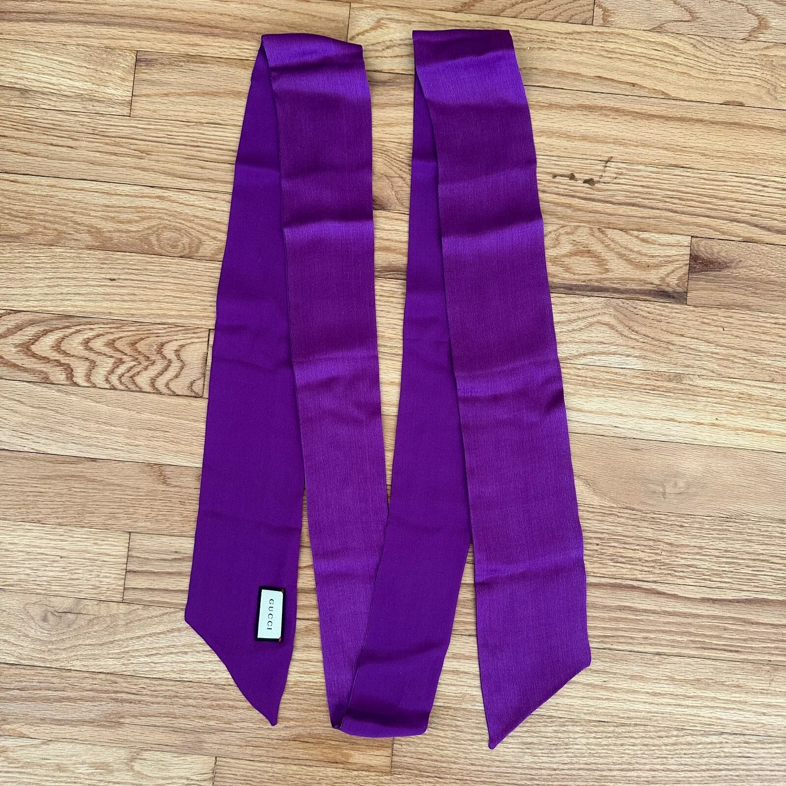 Foulard en soie Gucci cravate arc