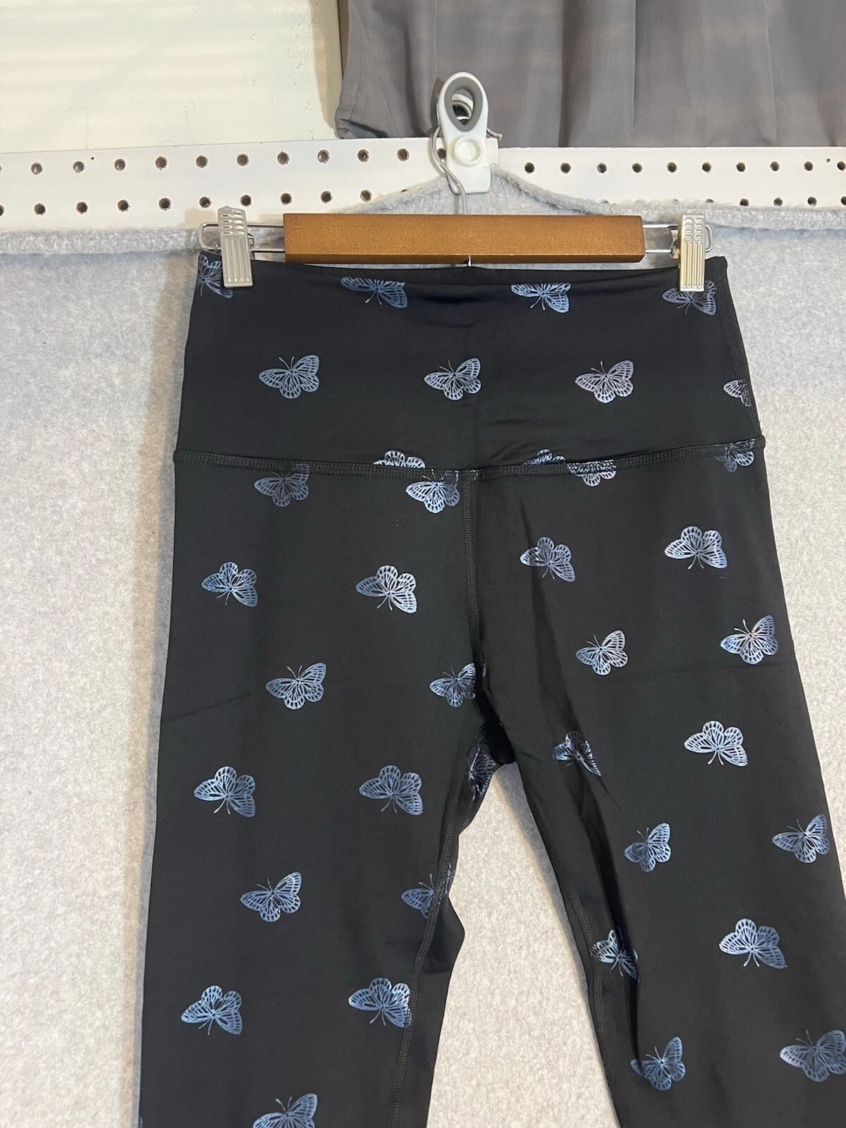 beyond-yoga cropped butterfly print leggings